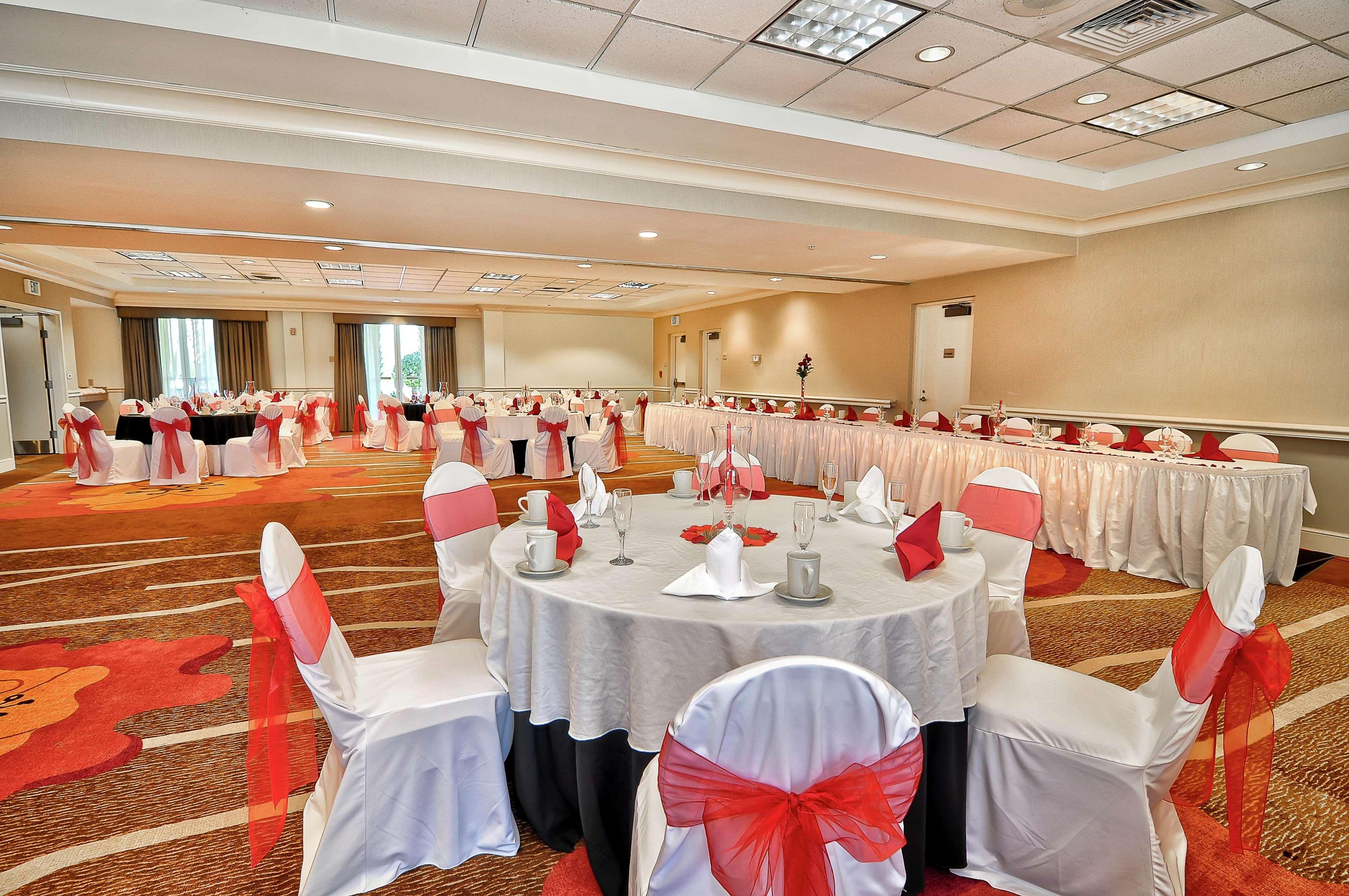 Hilton Garden Inn Tampa North Temple Terrace Eksteriør billede