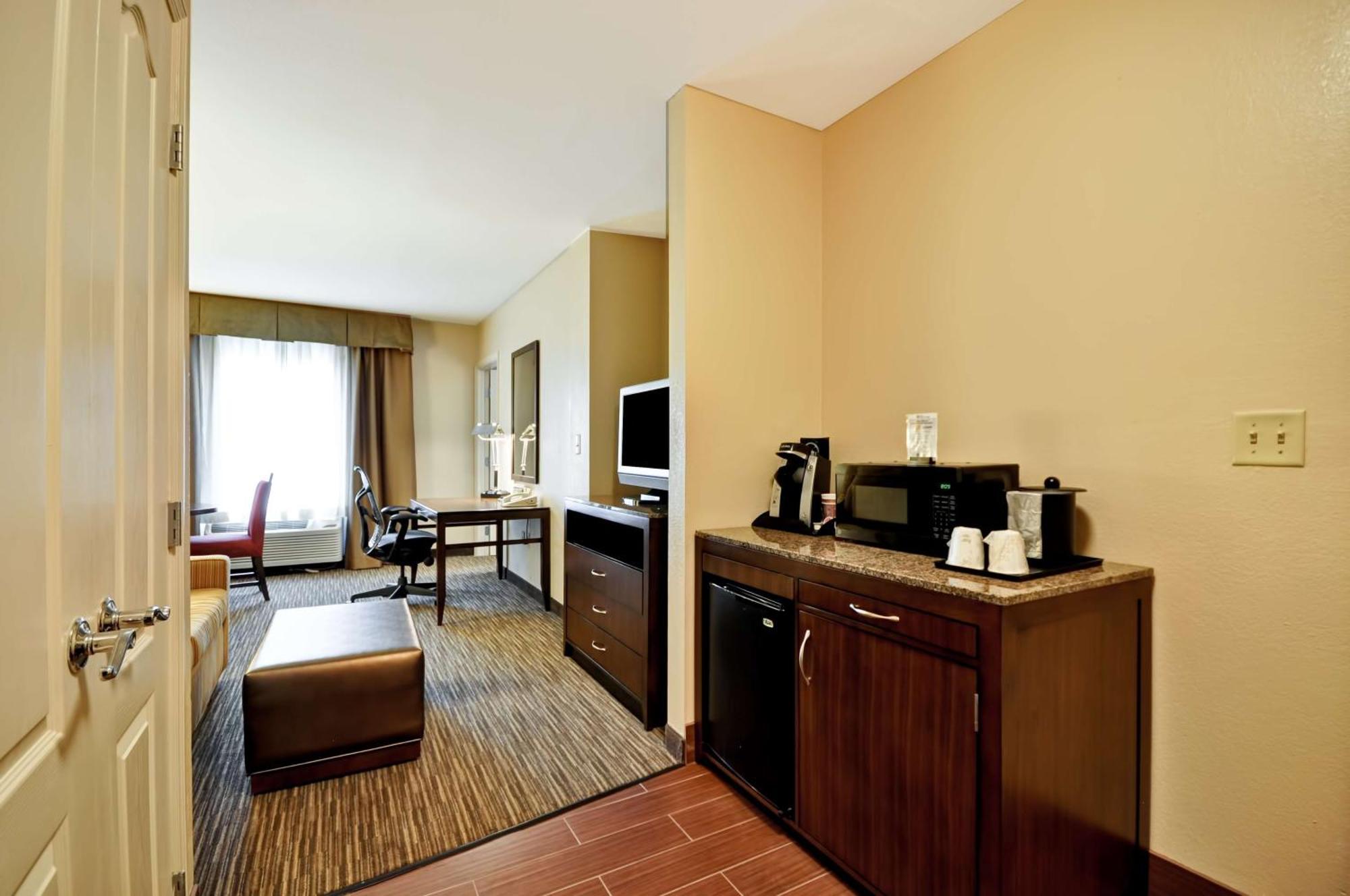Hilton Garden Inn Tampa North Temple Terrace Eksteriør billede
