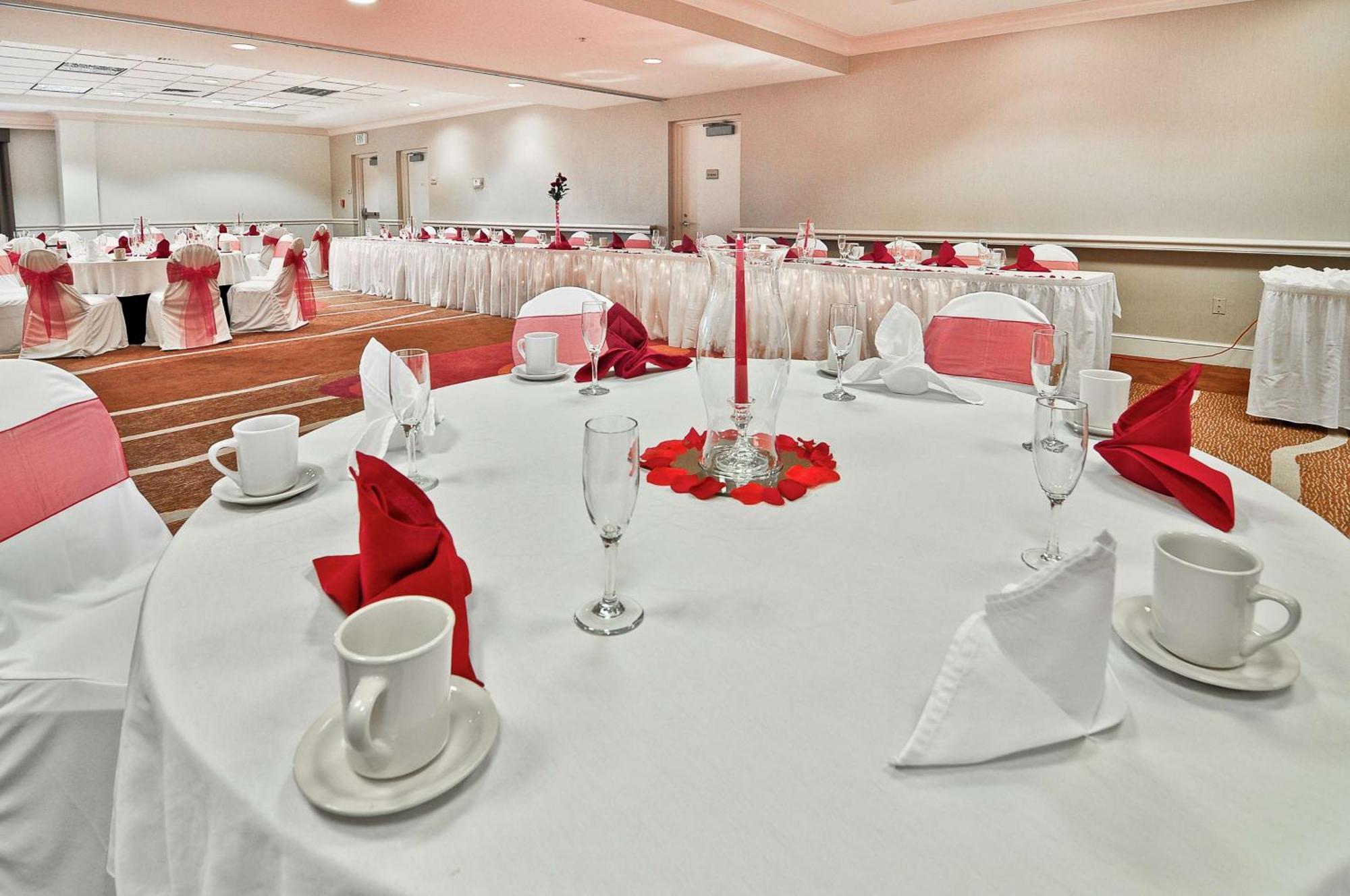 Hilton Garden Inn Tampa North Temple Terrace Eksteriør billede